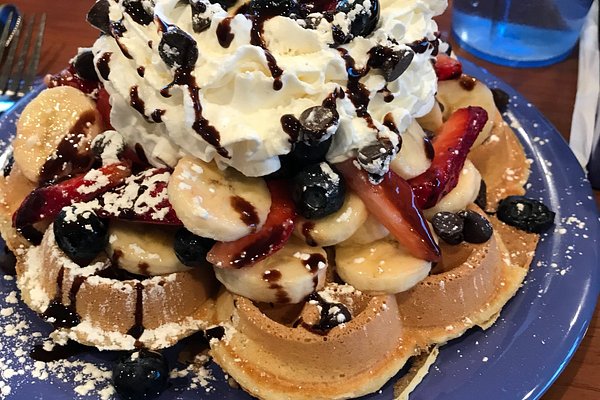 Brunch Spots, Family Dinners, and Date Night Options in Newton